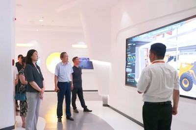 山東省商務(wù)廳副廳長(zhǎng)王紅一行蒞臨捷瑞數(shù)字開展調(diào)研工作